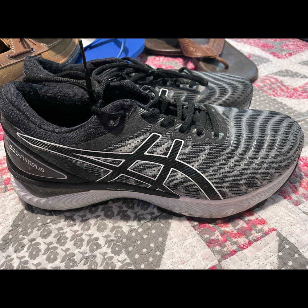 ASICS gel-nimbus size 8.5 wide